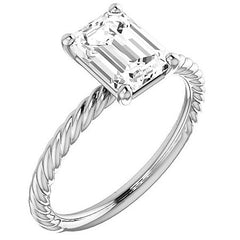Emerald / Radiant cut Solitaire Ring
