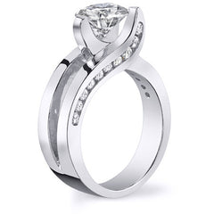 Round Modern Moissanite Engagement Ring