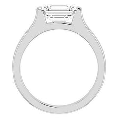 Emerald / Radiant cut Solitaire Ring