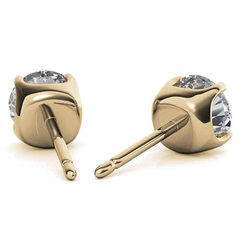 Crown 4-Prong Round Moissanite Stud Earrings