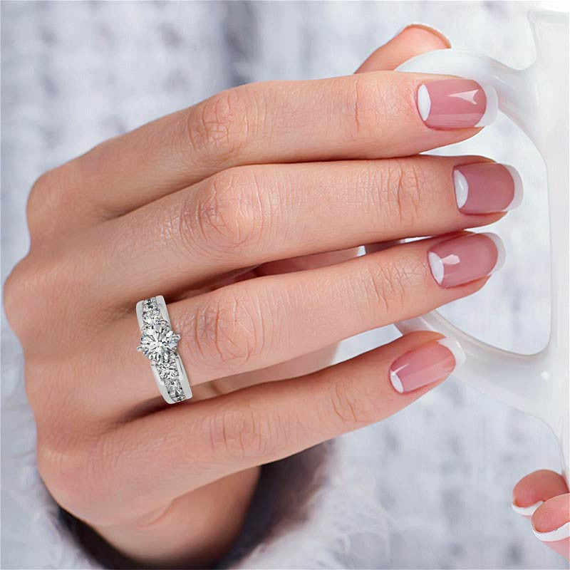 Round Brilliant Moissanite Engagement Ring Setting 2.4ct