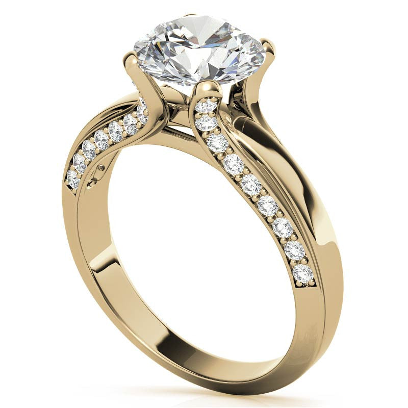 Round Brilliant Moissanite Engagement Ring