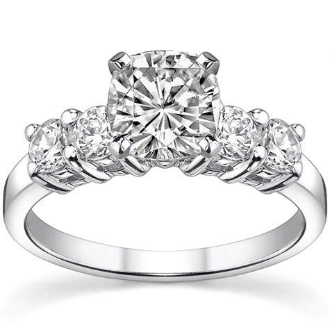 Round Brilliant Moissanite Engagement Ring Setting 0.60ct