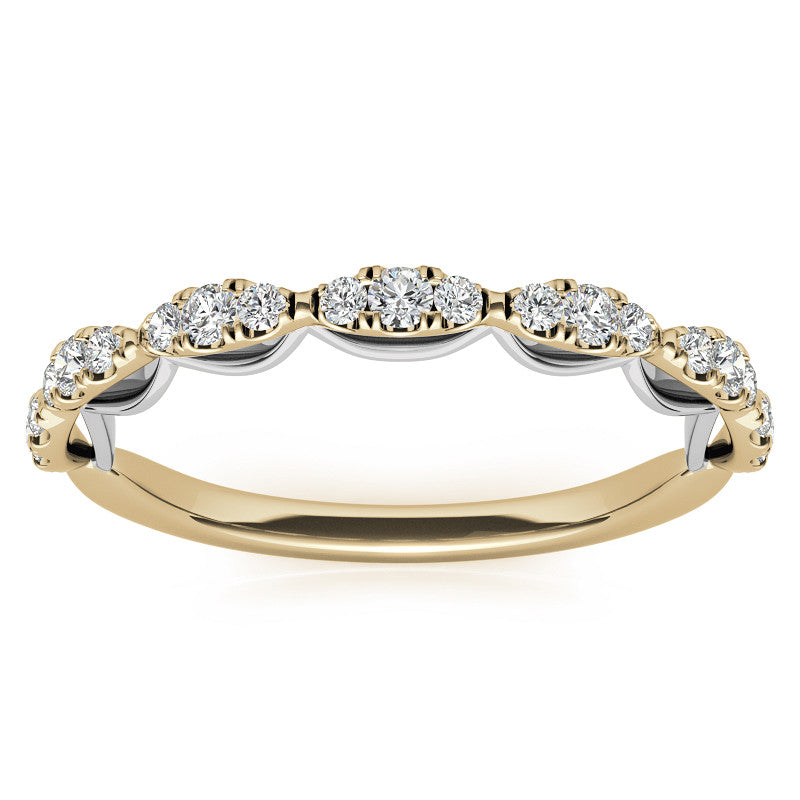 Scallop Design Oval Halo Moissanite Engagement Ring