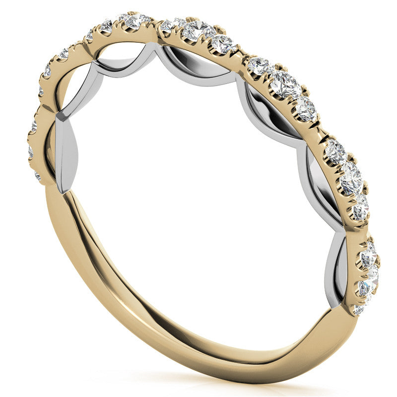 Scallop Design Oval Halo Moissanite Engagement Ring