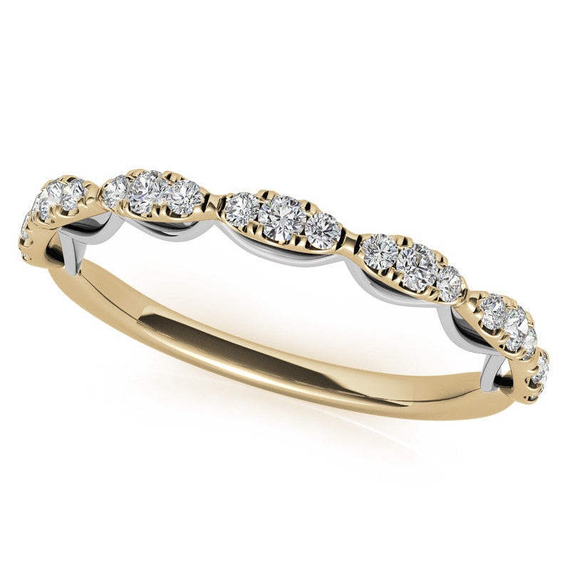 Scallop Design Oval Halo Moissanite Engagement Ring
