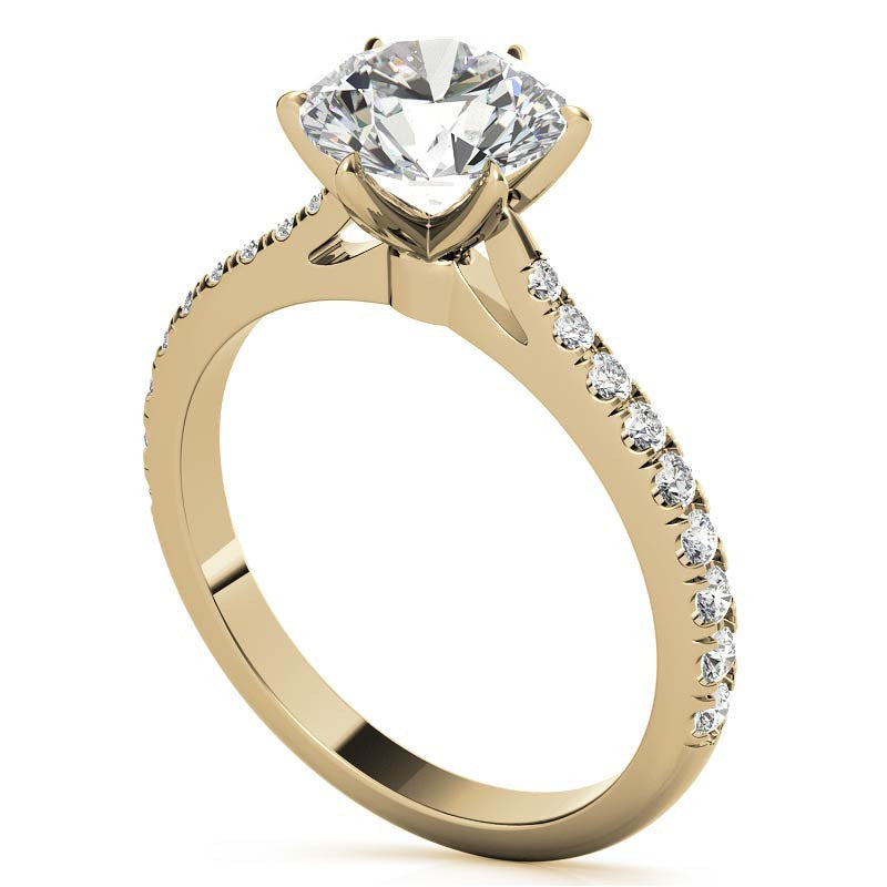 Round 6-prong Graduated Moissanite Engagement Ring