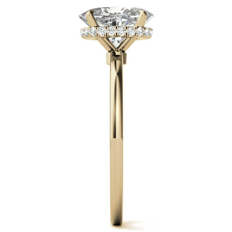Diamond Collar 4-Prong Oval Moissanite Engagement Ring
