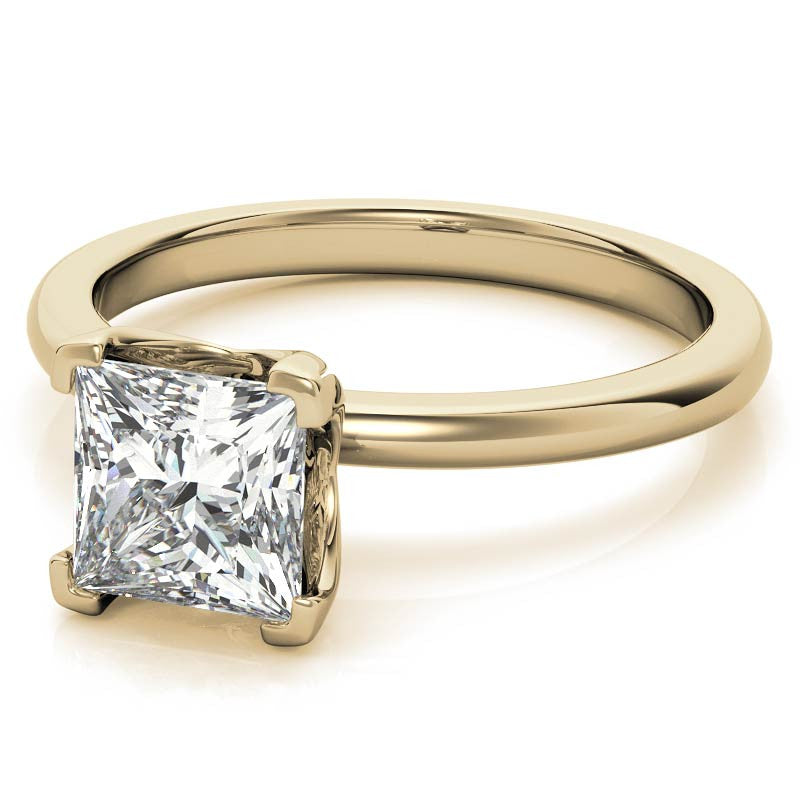 Novo Princess cut Moissanite Solitaire Ring
