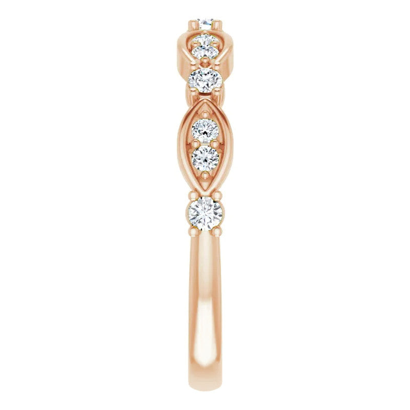 Round Brilliant Moissanite Scalloped Stackable Band