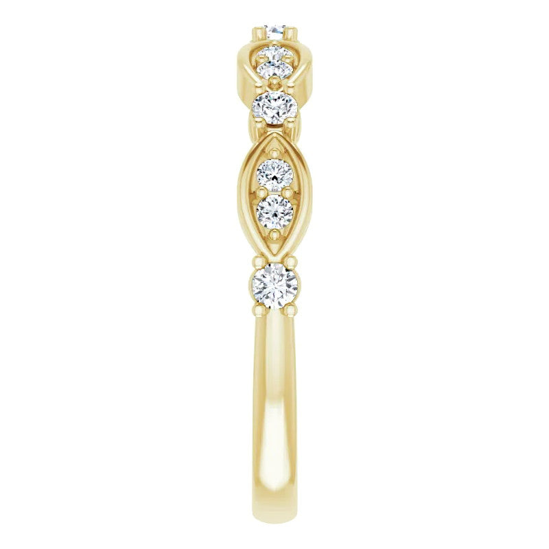 Round Brilliant Moissanite Scalloped Stackable Band