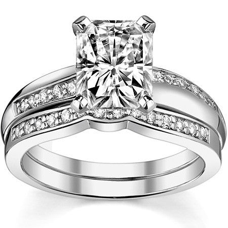 Round Brilliant Moissanite Engagement Ring, 0.10ct