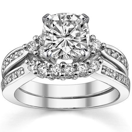 Round Brilliant Moissanite Engagement Ring, 0.28ct