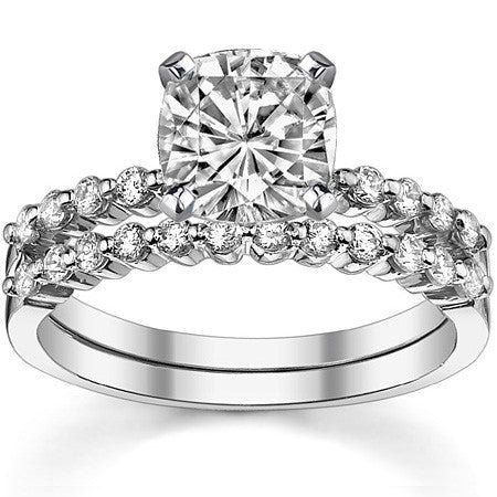 Moissanite Shared Prong Engagement Ring, 0.20ct