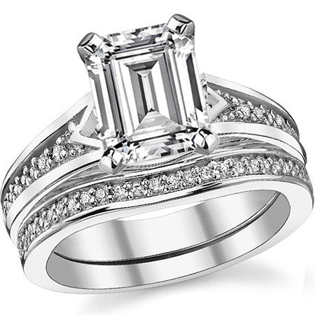 Round Brilliant Moissanite & Diamond Engagement Ring (0.10ct)