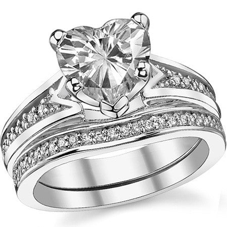 Round Brilliant Moissanite & Diamond Engagement Ring (0.10ct)