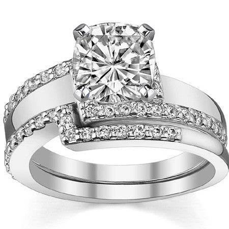 Round Brilliant Moissanite & Diamond Bypass Engagement Ring, 0.23ct