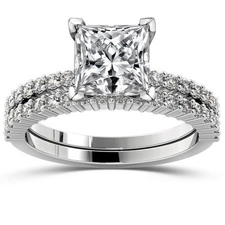 Round Brilliant Moissanite Shared-Prong Semi-Eternity Ring (0.27ct)