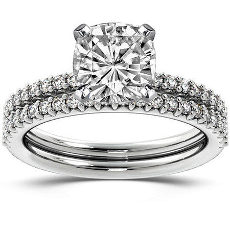 Round Brilliant Moissanite Shared-Prong Semi-Eternity Ring (0.20ct)