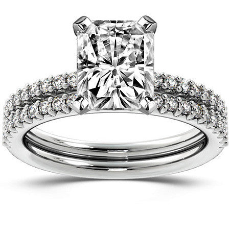 Round Brilliant Moissanite Shared-Prong Semi-Eternity Ring (0.20ct)